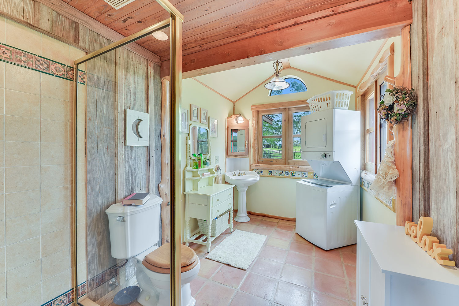038_Guest House-Bathroom